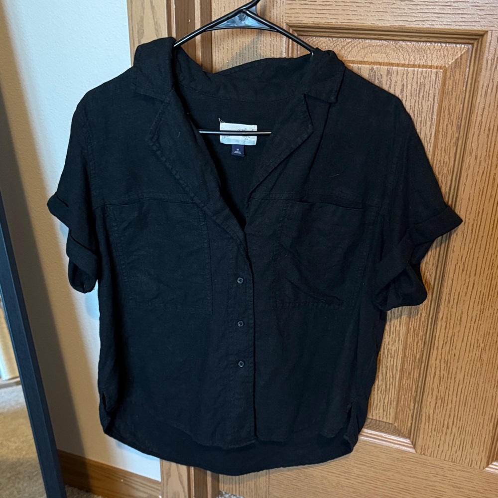 Universal Thread Black Button-Down Shirt